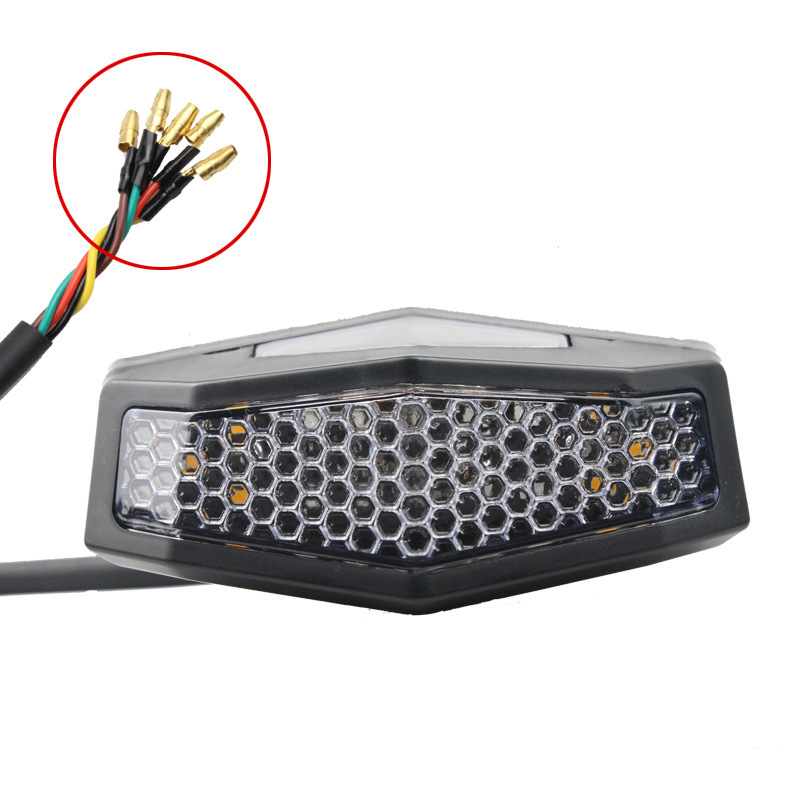 オートバイのブレーキのテールランプの車は一体になってLEDのブレーキランプの信号灯を改造します。|undefined