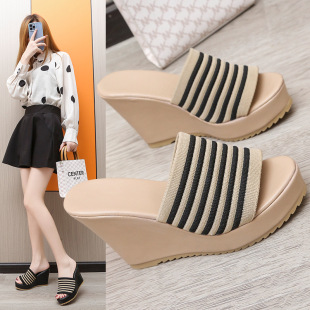 Women's fashionable outdoor slippers 2022 summer new women's wedge sandals thick-soled high-heeled platform slippers