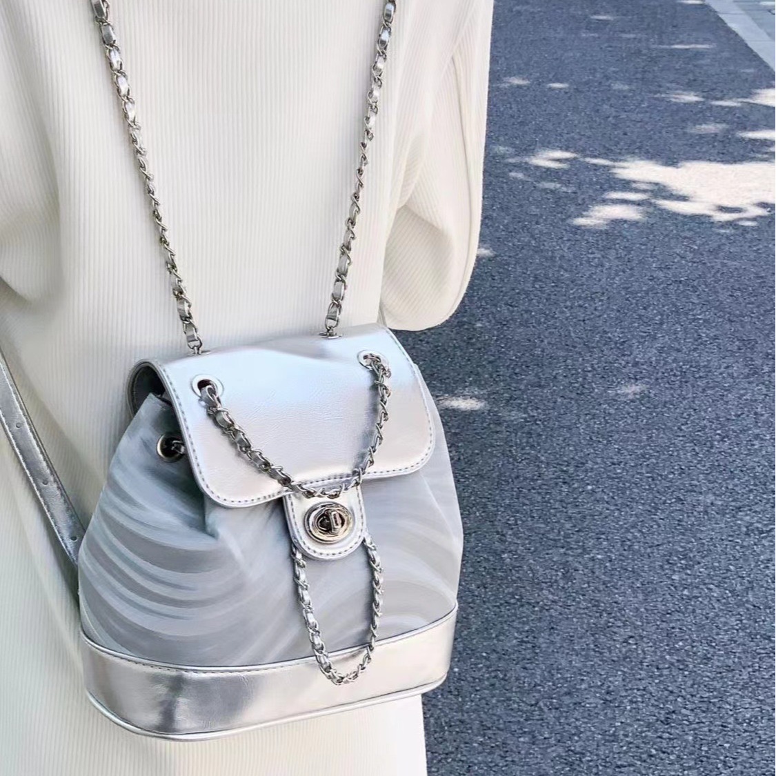 Zaino autunnale in argento per donna con design coreano unico_voghion.com