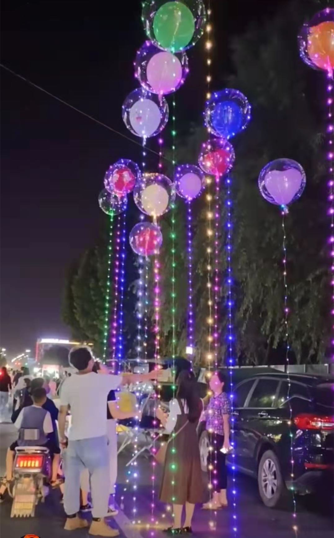 飞天波波球摆摊地摊夜市宝妈网红夜光会飞的波波球发亮带灯小孩子