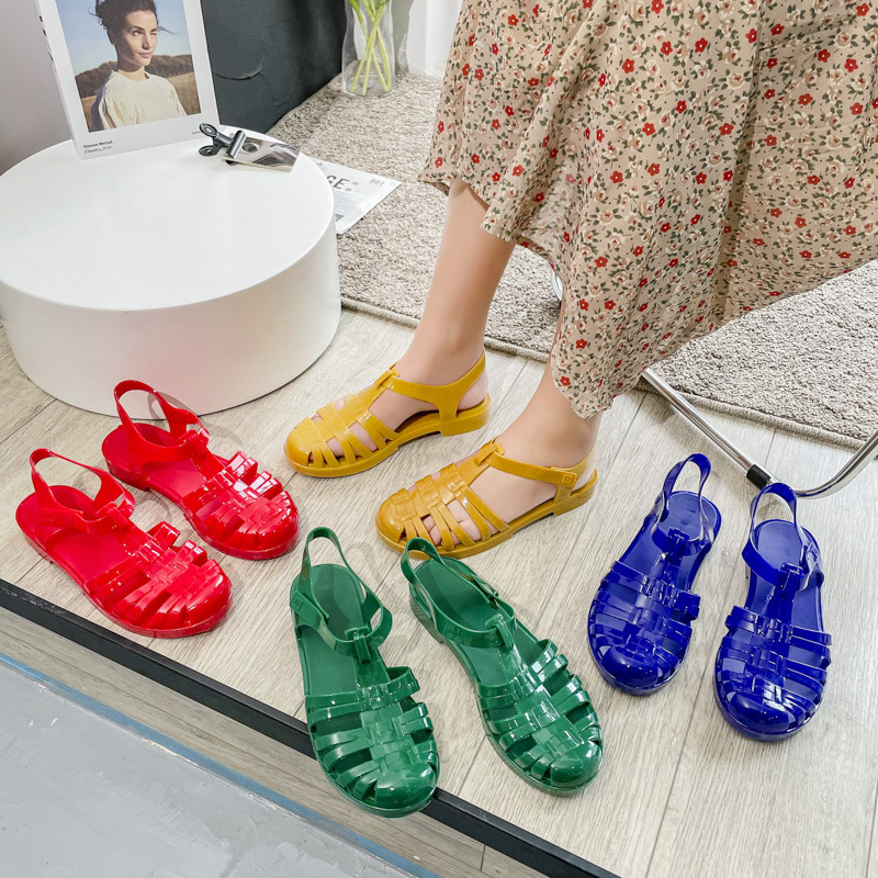 Summer closed toe Roman women's sandals retro flat heel transparent crystal beach shoes flat plastic jelly shoes rain-proof shoes