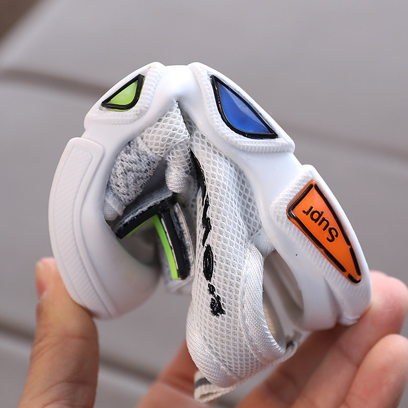 2023 Summer new boys soft-soled beach sandals male baby flashing lights kick-proof children's shoes a generation of hair