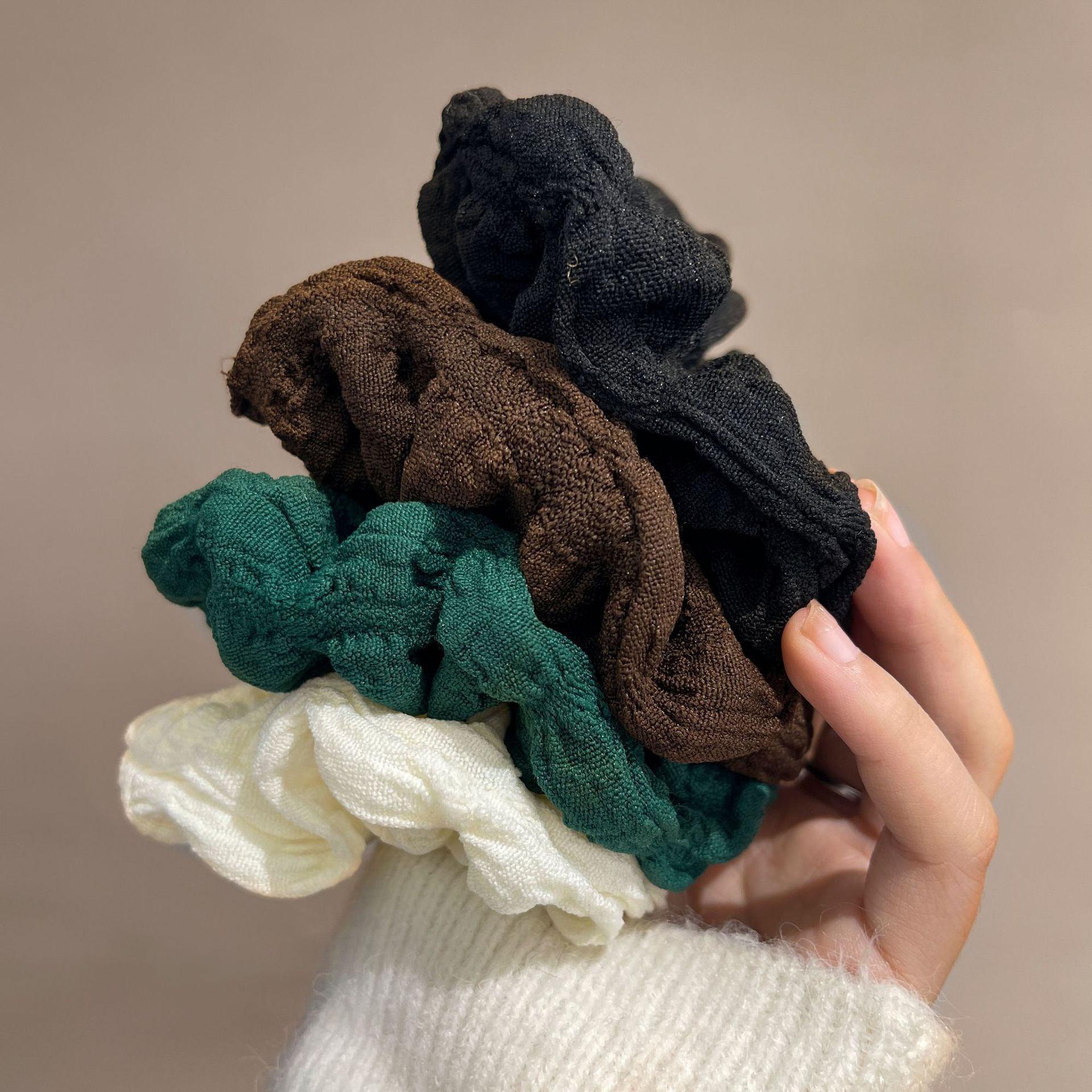 New Korean version of puff large intestine hair ring Women's simple retro pleated head flower head rope ball head rubber band hair accessories wholesale