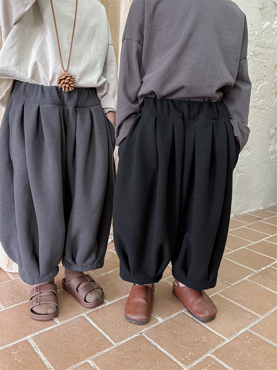 Jiaye children's 2024 spring new children's solid color bloomers for boys and girls Mori Western style casual cropped pants