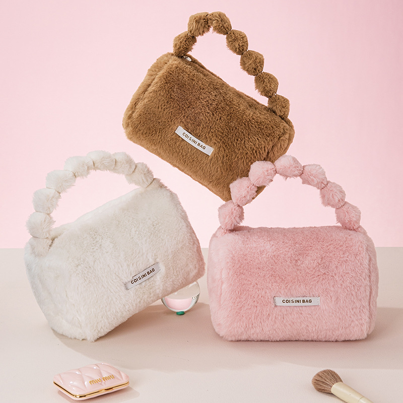 Autumn and winter travel plush makeup bag cute skin care storage bag travel cosmetics portable storage bag wholesale