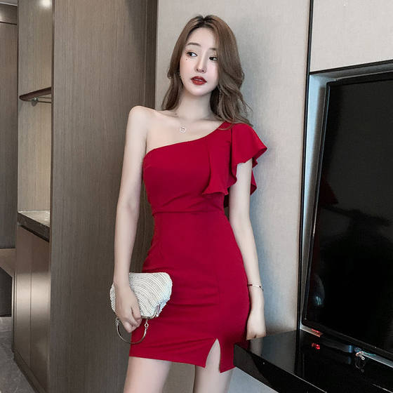 Red dress women's 2023 new summer fashion slant shoulder off-shoulder temperament socialite dress