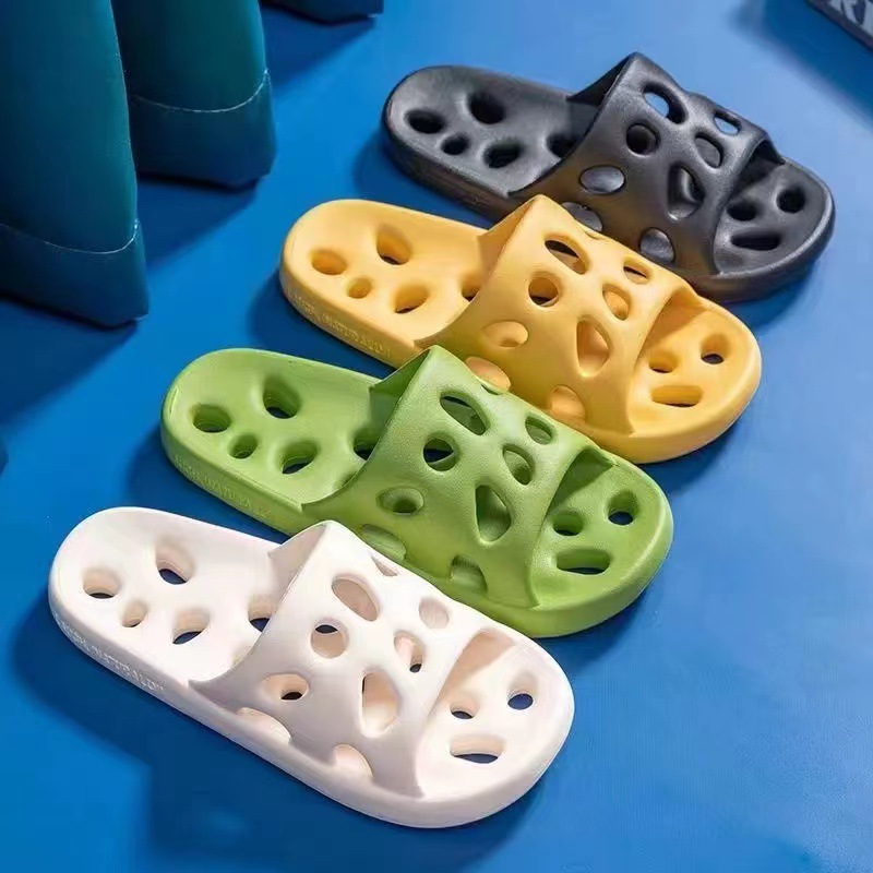 2023 new bathroom slippers for women Summer home Bath hollow water leakage non-slip deodorant indoor home slippers for men