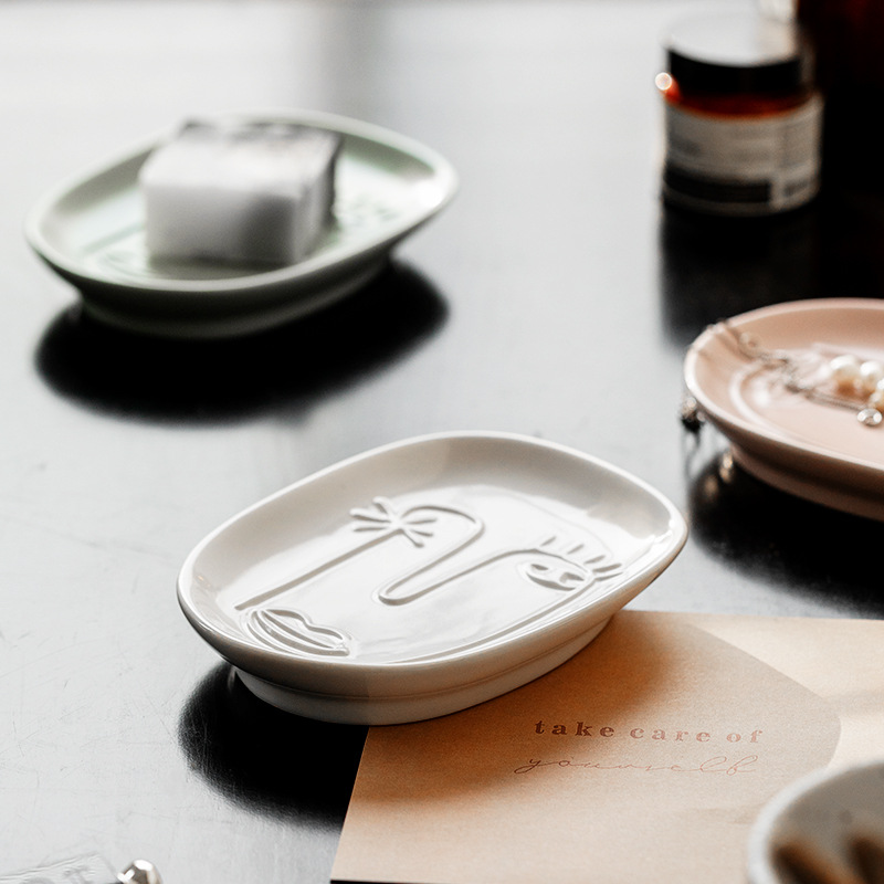 Creative simple household character ceramic large soap holder soap box dish ins jewelry storage plate storage rack