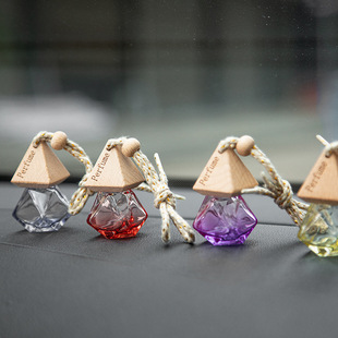 Triangle cover diamond color empty bottle car aromatherapy bottle Car pendant rearview mirror pendant car decoration pendant