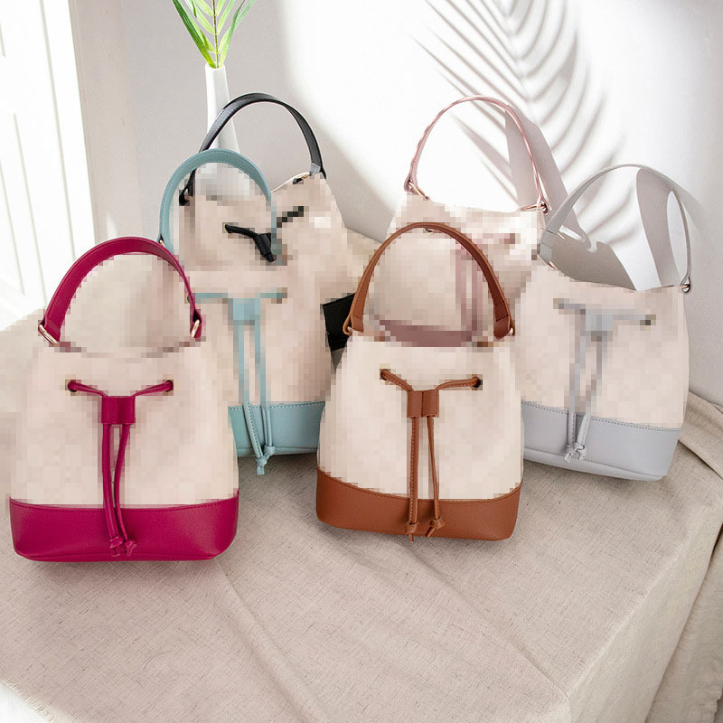 Women's Bag 2019 New Color-matching Lingge Drawstring Bucket Bag Elegant Shoulder Hand Crossbody Bag Large Capacity Spot Foot