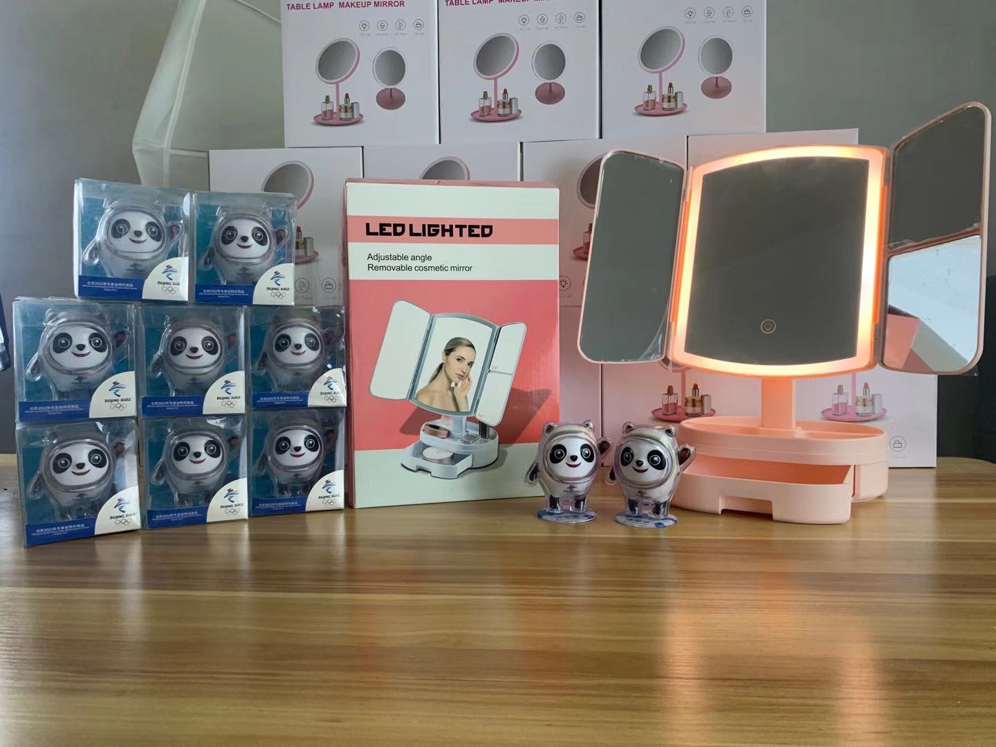 Factory direct supply simple wind New LED three folding cosmetic mirror Fashion Square three folding cosmetic mirror