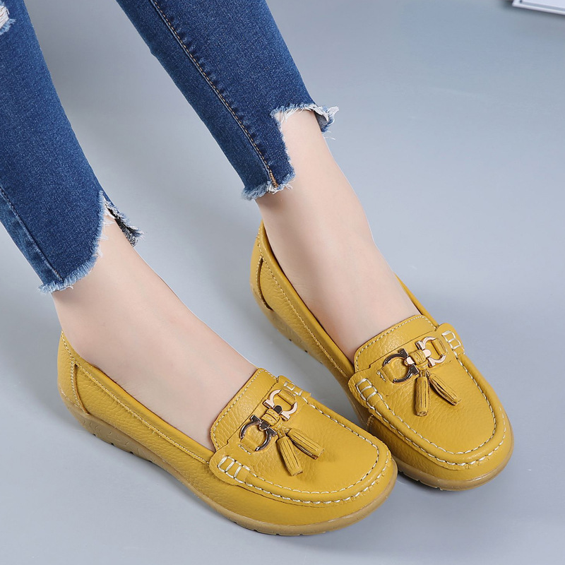 Cross-border Large Size Genuine Leather Single Shoes Flat Bean Shoes Flat Heeled Soft Sole Casual Shoes for Middle-aged and Elderly Foreign Trade Hot-selling Moms Shoes