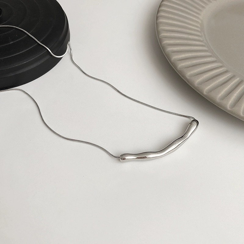 Irregular Metal Pleated Necklace Niche Design Clavicle Chain Ins Cold Style Simple All-Match Short Necklace Chain