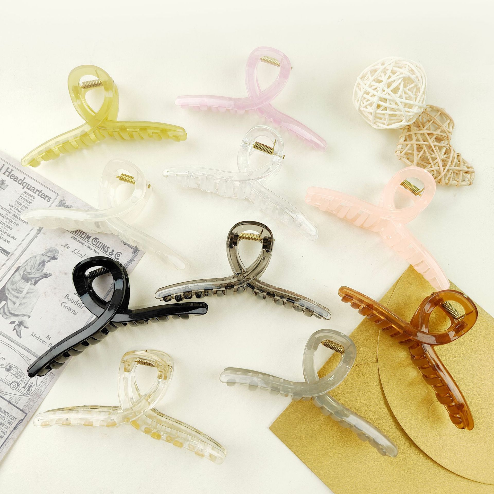 Medium size hair clip plastic hair clip back head hair clip wholesale ins style hair accessories shark clip hair volume less headdress hair clip_voghion.com