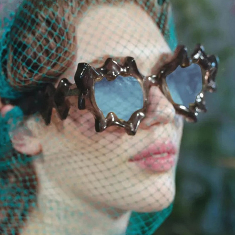 Niche ice edge stripe exaggerated sunglasses avant-garde hot girl y2g transparent crystal jelly color special-shaped fashionable ins sunglasses