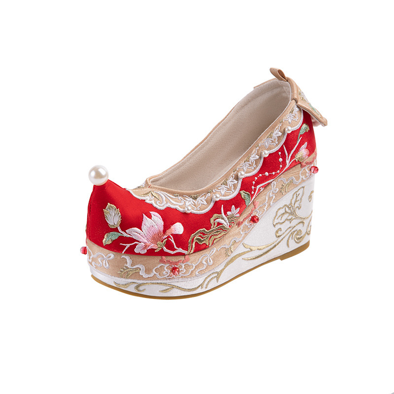 Flowers like brocade 2022 autumn and winter New antique Chinese clothing shoes embroidered comfortable large slope red wedding shoes women's Chinese clothing shoes
