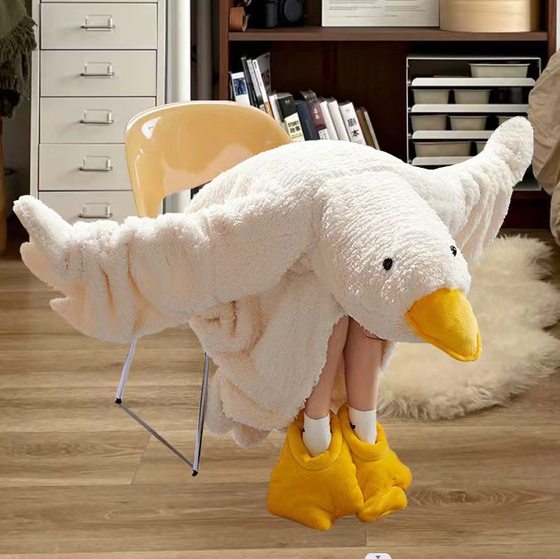New Big Goose Coral Fleece Pajamas for Men and Women Winter Funny Couple Cute Cartoon Elizabeth Duck Home Clothes