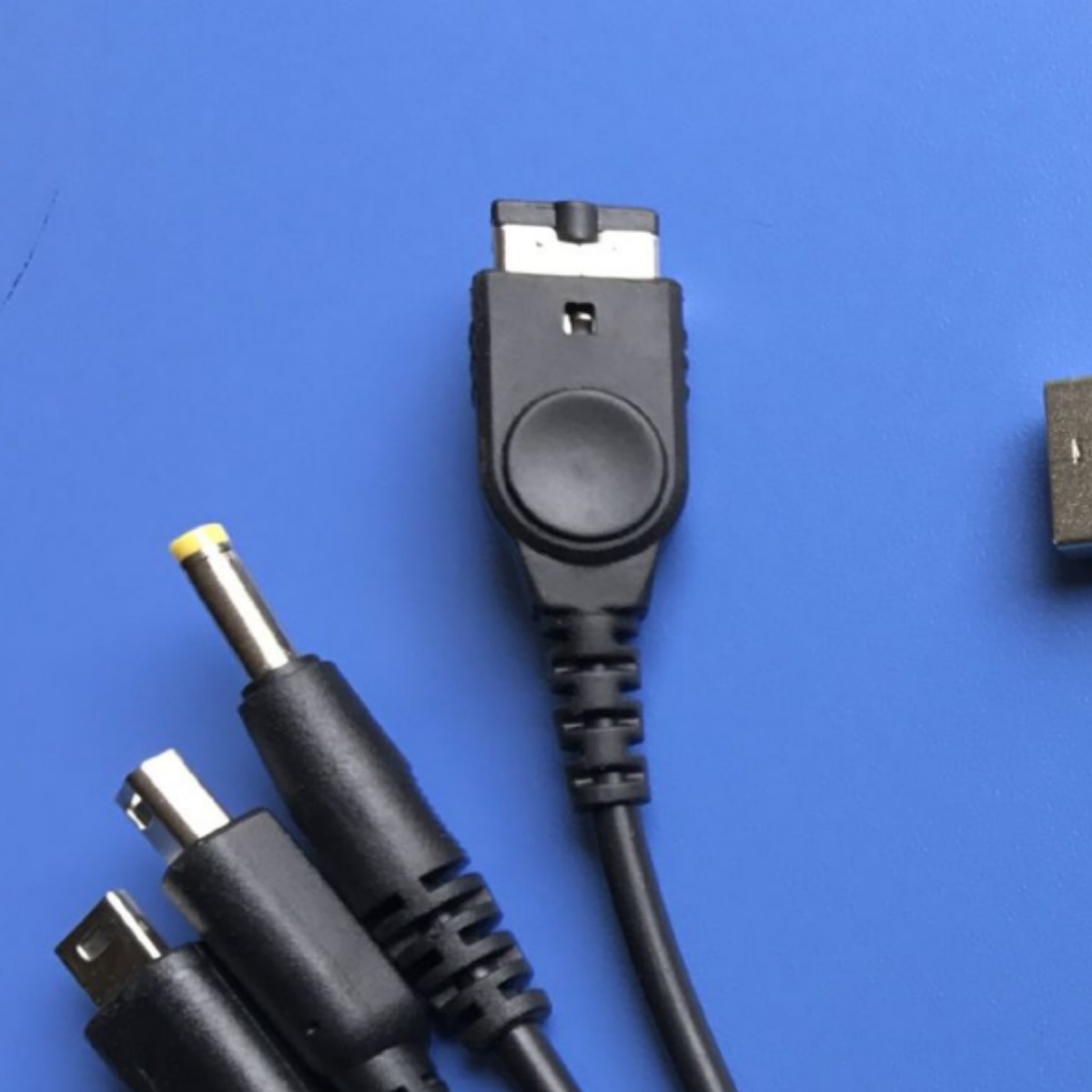  1.2 m USB to 3DS NDSI/SP/NDSL/WII U/PSP five-in-one charging cable