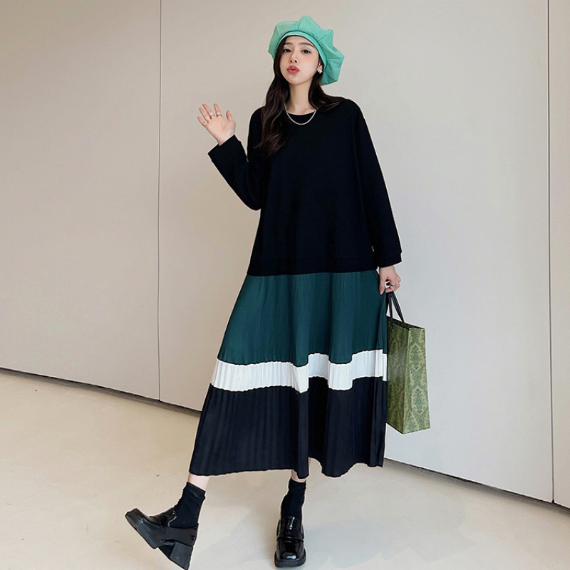 Spring and Autumn New Products  Real Shot Casual Long Large Size Spliced ​​Color Block Pleated Long Sleeve Women's Fat MM Round Neck Dress