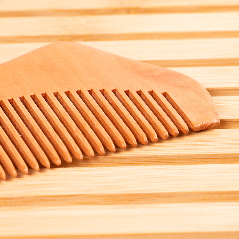Peach Wood mini portable comb small wooden comb children's comb baby cute kitten comb wholesale