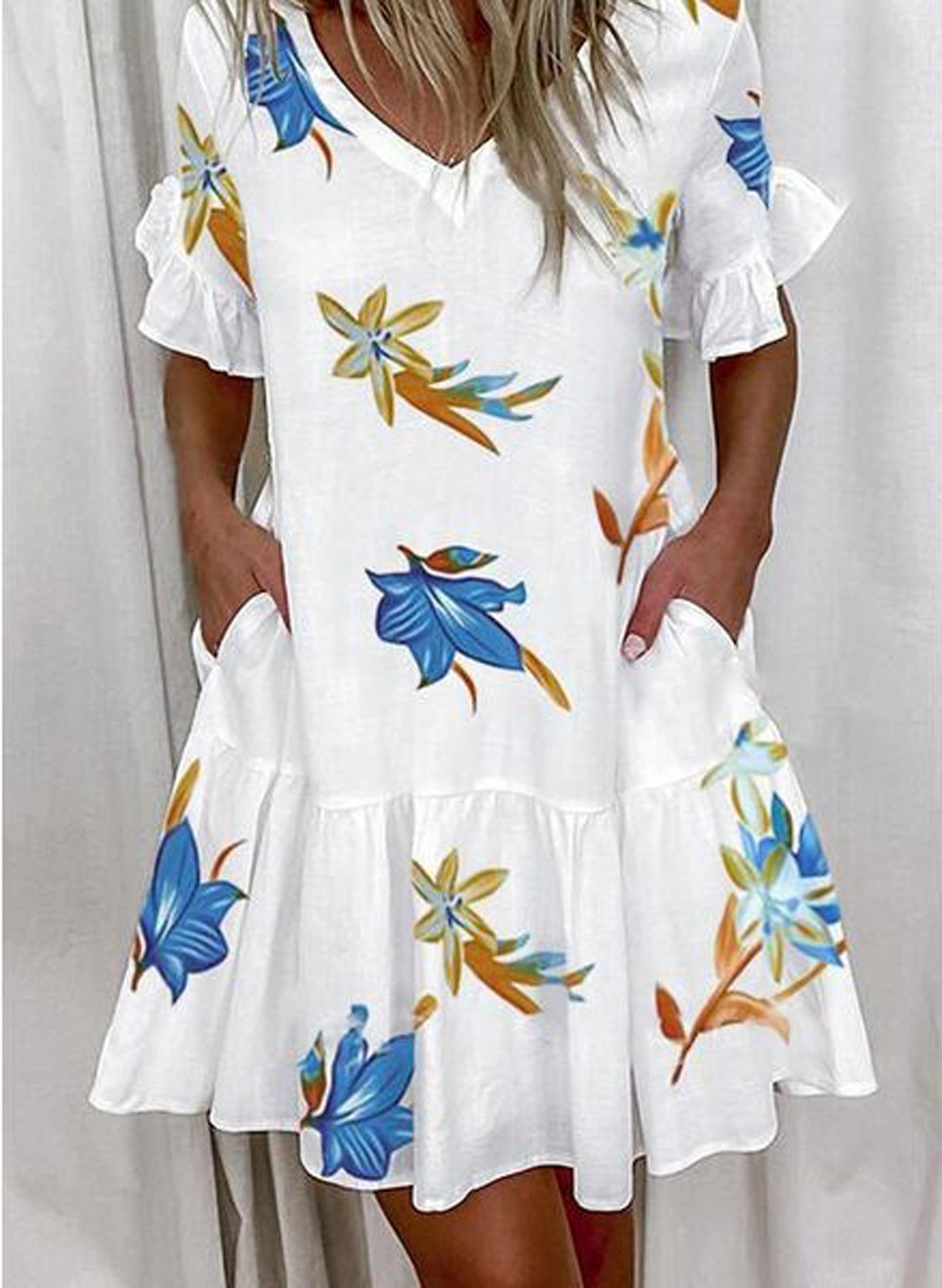 Cross-border Amazon European and American Women's 2023 Spring New Dress Fashion Sweet V-neck Printed Large Swing Dress