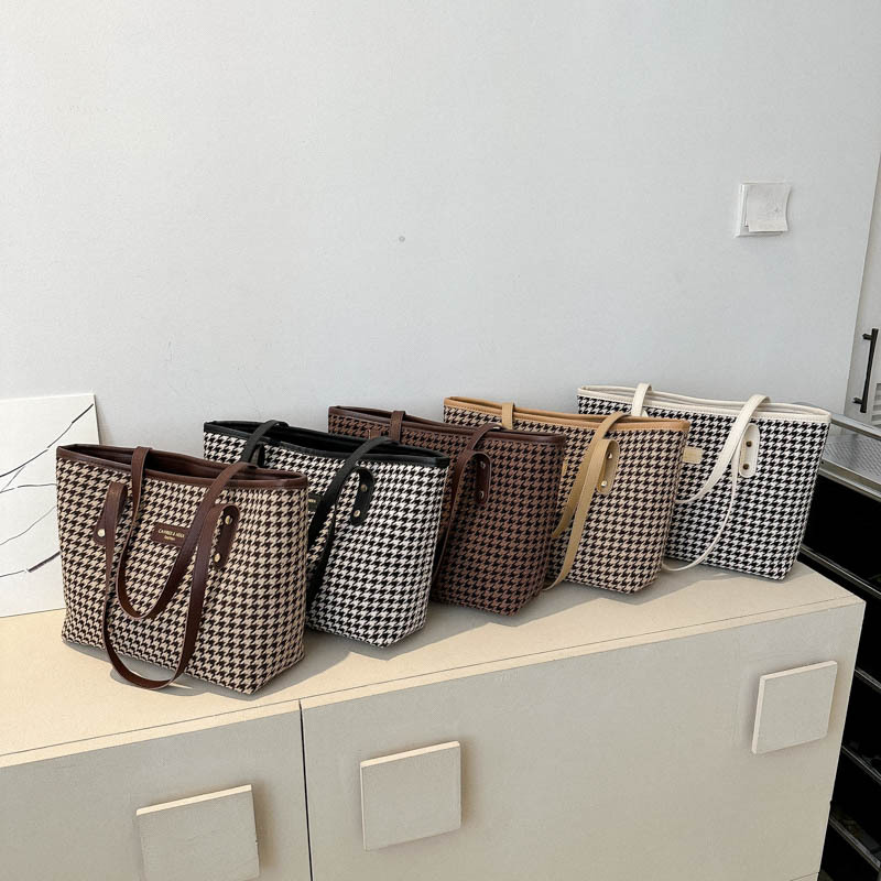 Fashionable commuter large capacity 2023 new autumn Plaid trendy casual new shoulder tote bag women's bag