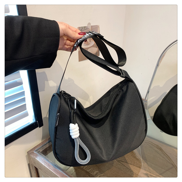 New Nylon Dumpling Bag Women's Large Capacity Lightweight Crossbody Bag Niche Design All-match Casual Bag Printable