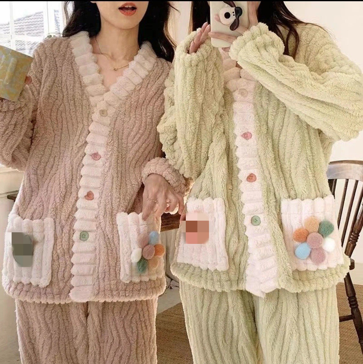 Soft nightgown rainbow warm suit pajamas 2023 autumn and winter thickened cardigan Chanel style flannel home wear
