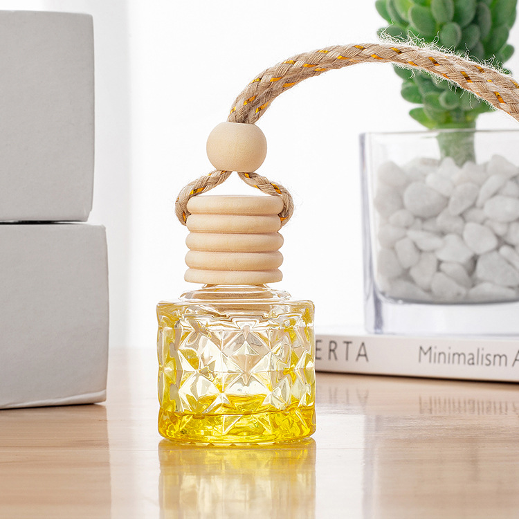 Five-line cover colorful round diamond pineapple empty bottle 8ML perfume aromatherapy essential oil Car pendant Wang Cong indoor aromatherapy bottle