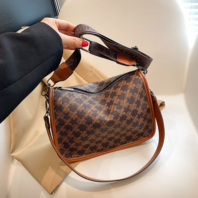 Tiktok popular large capacity commuter Western style pea bag 2023 new all-match handbag fashion trendy messenger bag