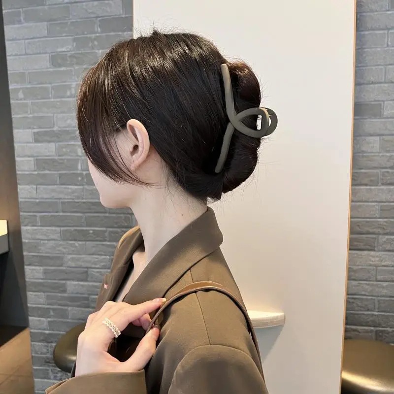 13cm super-large hair volume multi-frosted cross grip clip high color value shark clip spring and summer stall jewelry gifts