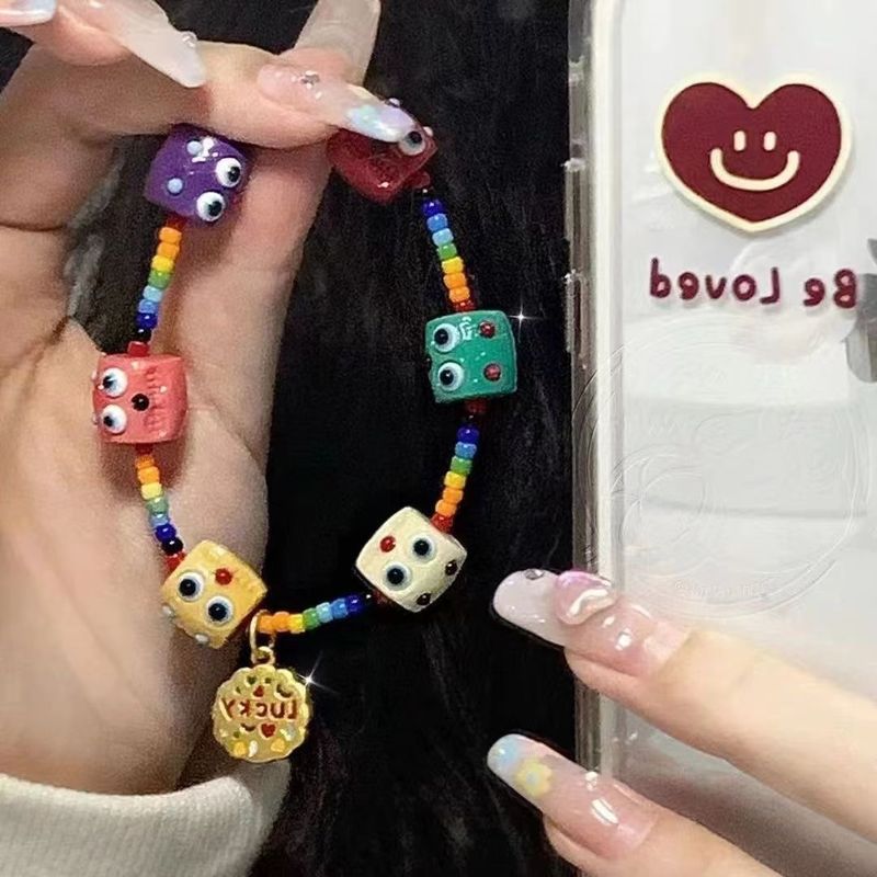 かわいいモンスター山野いちごカラービーズブレスレットの女性デザイン|undefined