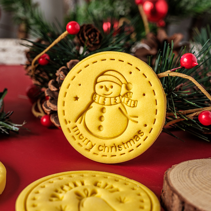 Cartoon Christmas round biscuit mold Bell sled cookie fondant mold holiday gift baking tool