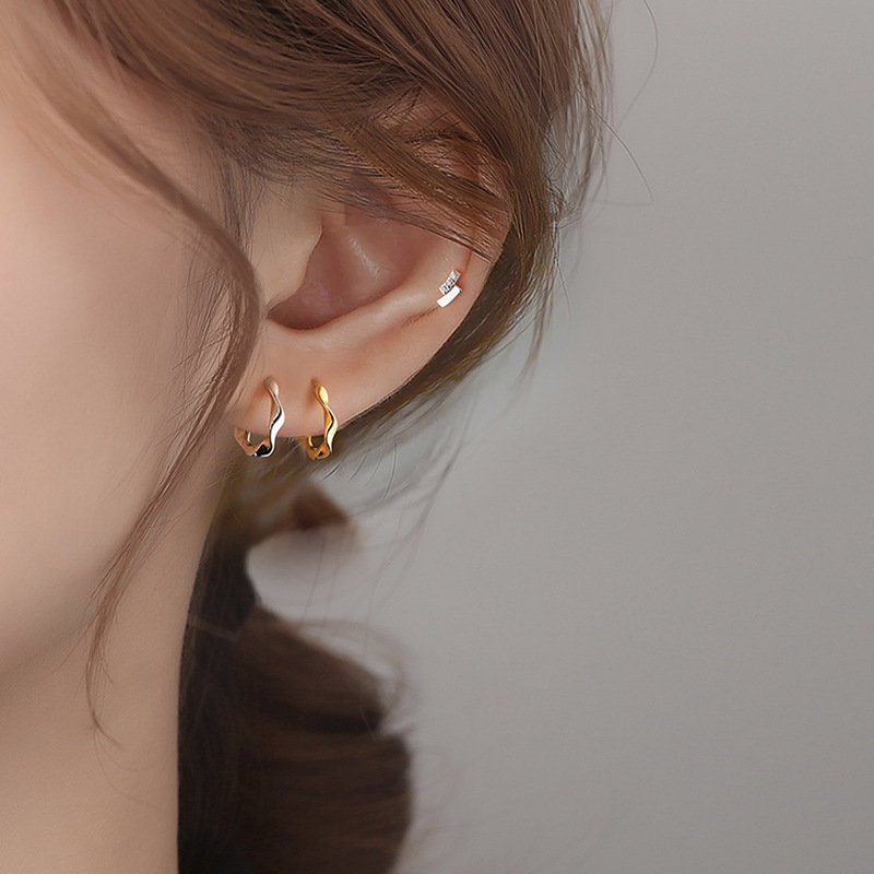 925 Sterling Silver Plated Möbius Hoop Earrings Ear Buckle Women's Simple Elegant Earrings Cold Style Ear Ring Ear Clip