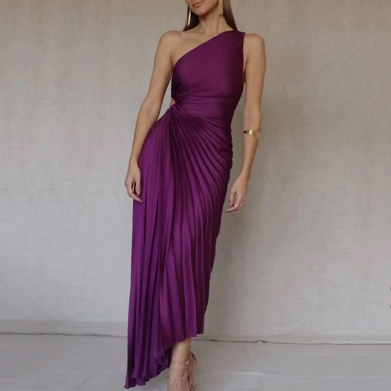 2023 European and American women's cross-border Amazon explosions new one-shoulder diagonal collar pleated hollow dress (satin)