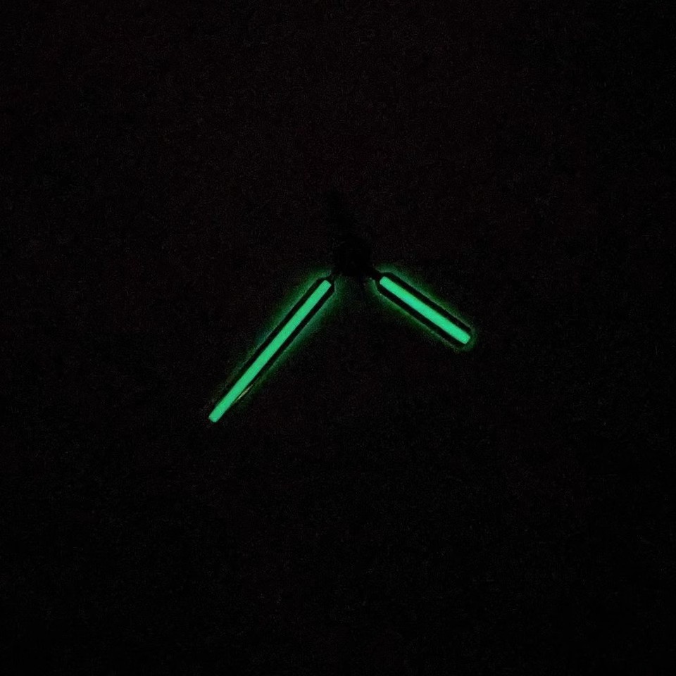 Modified watch accessories new simple polished green luminous watch needle suitable for Japan NH35/364R/7s movement