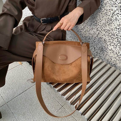 Niche design cowhide Boston bag 2024 new single shoulder crossbody pillow bag retro portable commuter bag