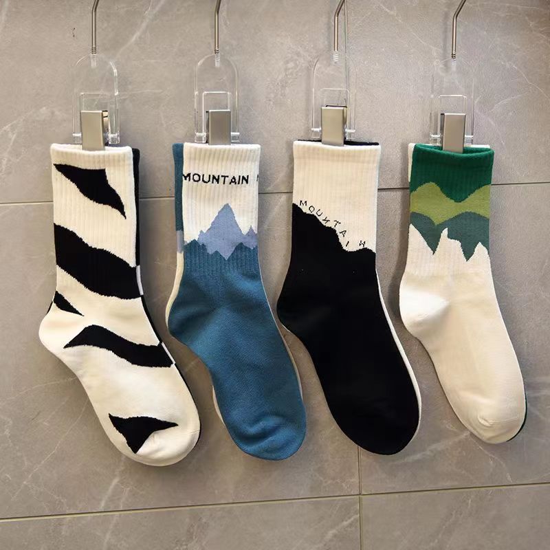 Asymmetric niche stockings women's spring and autumn ins trendy Japanese street personality AB socks male student couple sports socks
