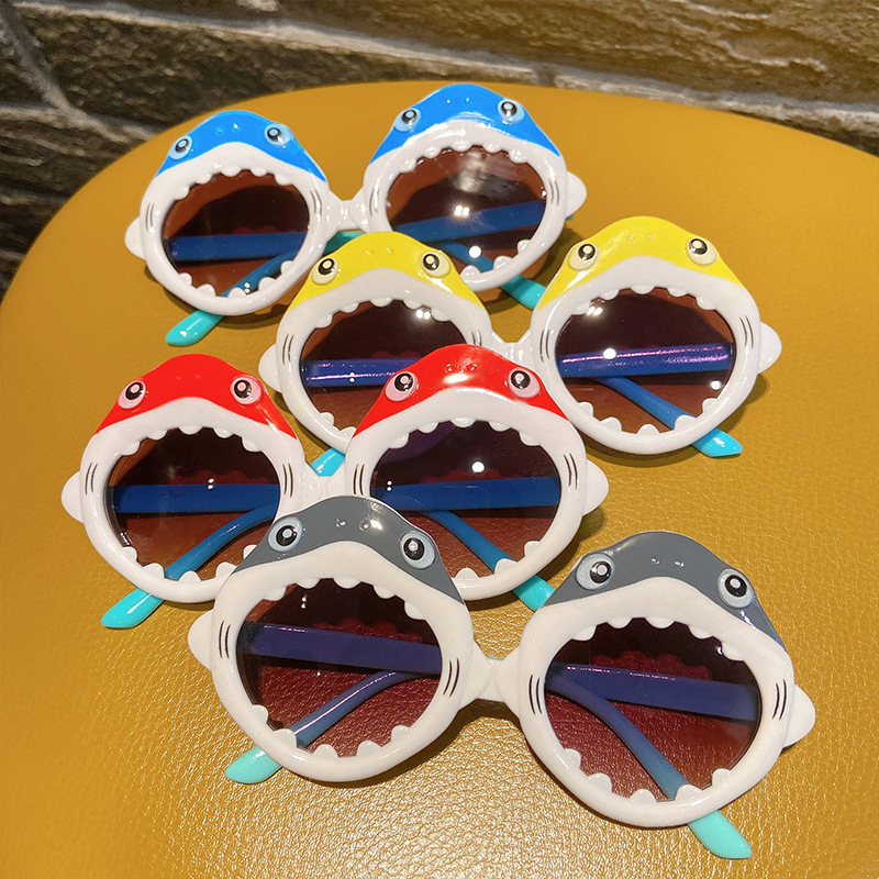 Children's sunglasses personalized shark cartoon baby boys' and girls' UV-proof sunglasses fashionable fashionable sun-proof glasses