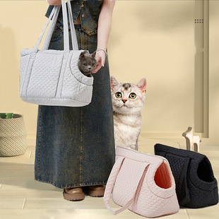 Korean Style Cat Bag Quilted Pet Handbag Autumn and Winter Ultra Light Quilted Cotton Pet Carrying Bag Single Shoulder Cat Outgoing Bag