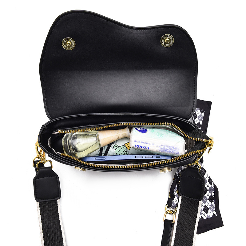 Niche Light Luxury Women's Bag 2023 Autumn and Winter New Fashionable Underarm Saddle Bag Korean Style Simple Casual Shoulder Crossbody Bag