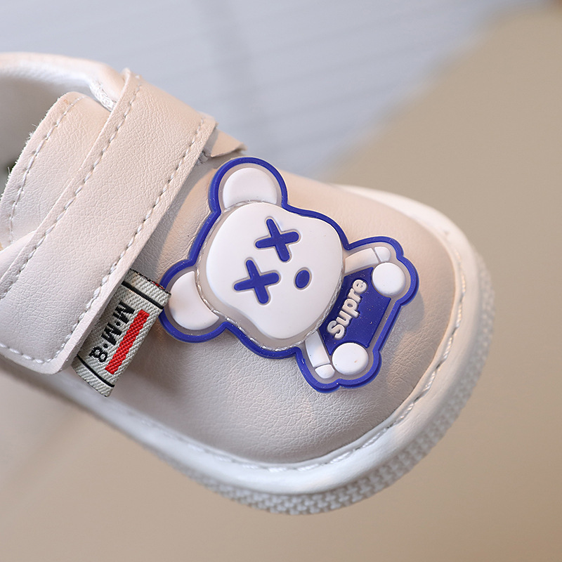 One-piece delivery shoes for boys and girls baby shoes soft bottom baby toddler shoes 0-1-2 years old ringing spring and autumn single shoes