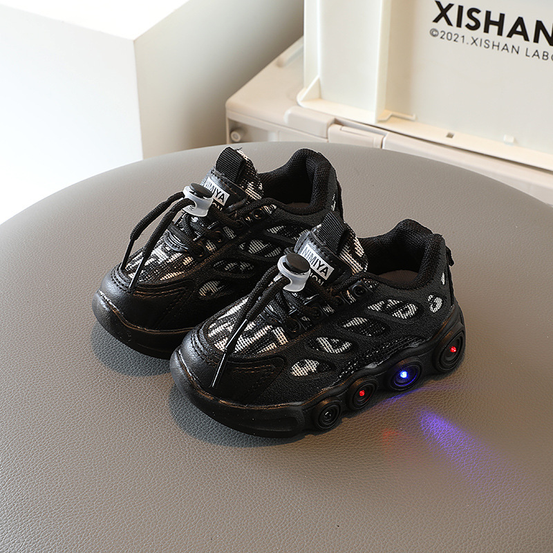 Children's sneaker light-on children's shoes Boys 1-5 years old little girls daddy shoes factory in stock wholesale spring and autumn single shoes