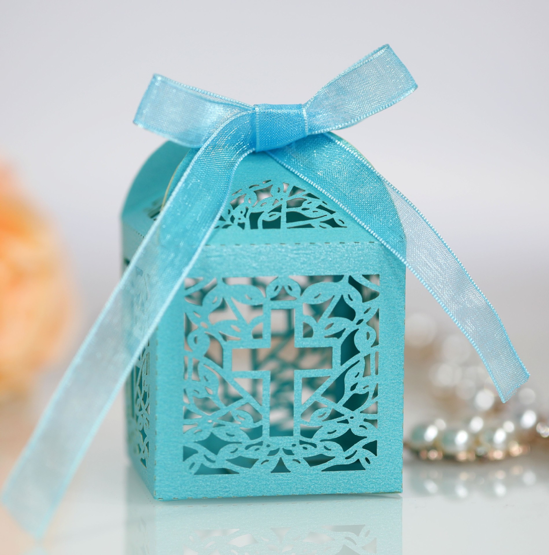 Export hollow ice white pearlescent candy box wedding party bride shower cross chocolate box factory spot