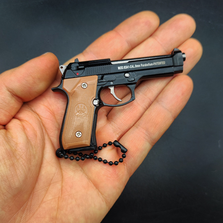 Jedi survival peace gold weapon BERETTA 92F model eat chicken metal keychain gift pendant