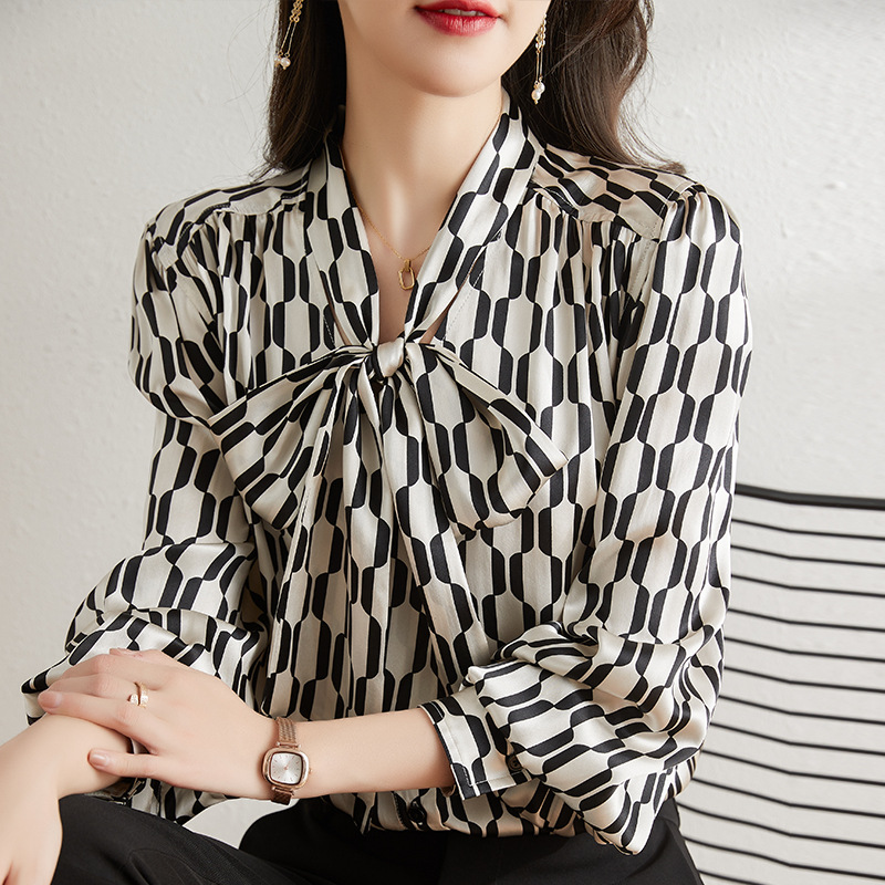 Black and White Printed Top Women's 2023 Spring New V-neck Ribbon Design Sense Niche Elegant Long Sleeve Shirt Women's Clothing