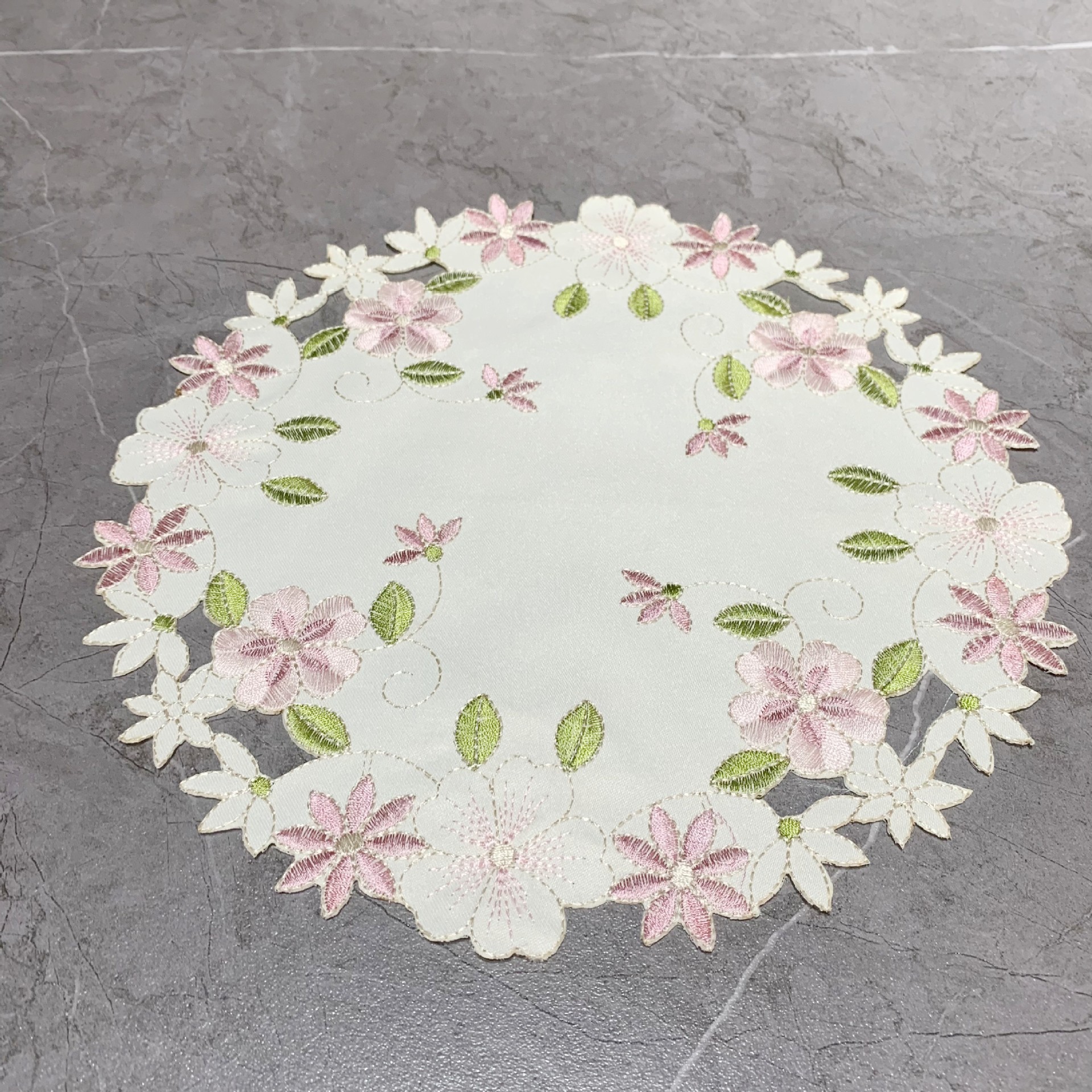 Wholesale European-style pastoral embroidered placemat polyester fabric decorative round table mat cross-border hot selling embroidery coaster