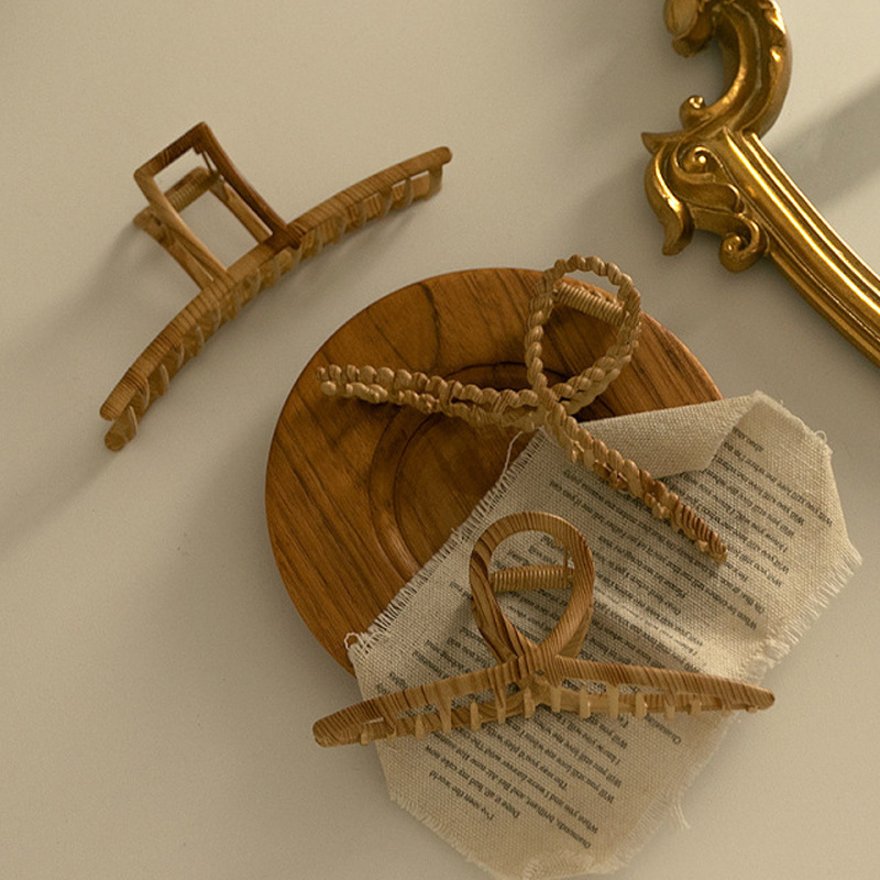 Wooden Japanese Style Grab Clip French Retro Simple Niche Design Sense Large Hairpin 2021 New Fashion Women's Hair Accessories