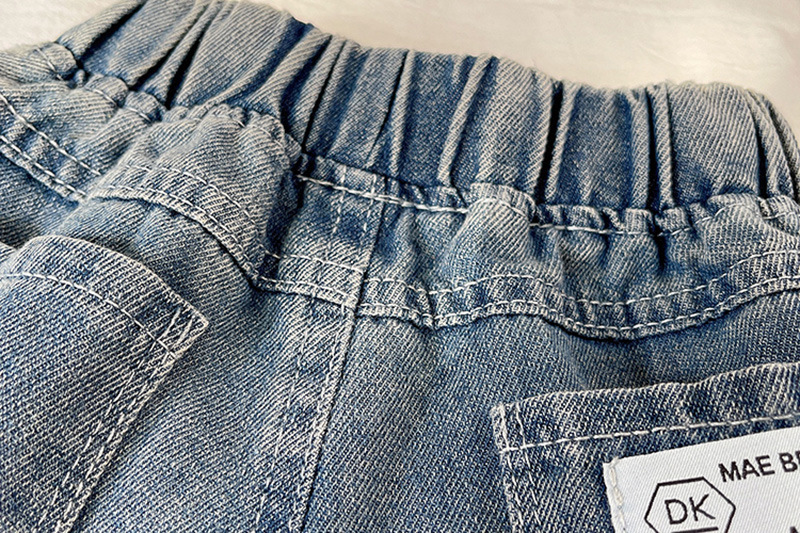 Boys' jeans Autumn 2023 new children's Korean retro style trousers spring and autumn straight loose pants fashion
