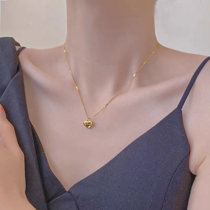 New love love Necklace Internet Celebrity Same Style Simple Elegant Entry Luxury Necklace Chain Peach Collarbone Chain Necklace Jewelry